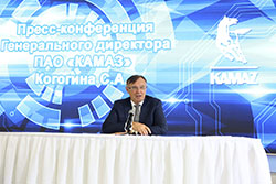 Генеральный директор «КАМАЗа» дал пресс-конференцию на «Комтранс-2017»