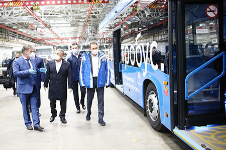 Президент Татарстана протестировал электробус