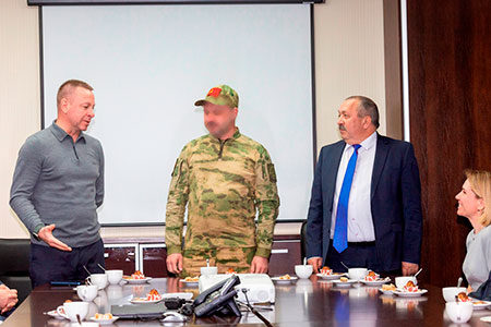 Руководители «КАМАЗа» встретились с мобилизованным сотрудником компании
