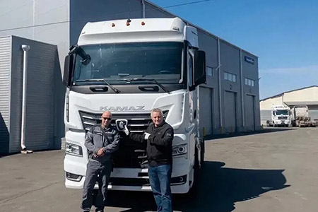 Логистическая компания из Магнитогорска приобрела партию тягачей КАМАЗ-54901 юбилейной серии
