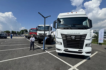 «КАМАЗ» представил автотехнику на выставке в рамках саммита «Россия – АСЕАН»